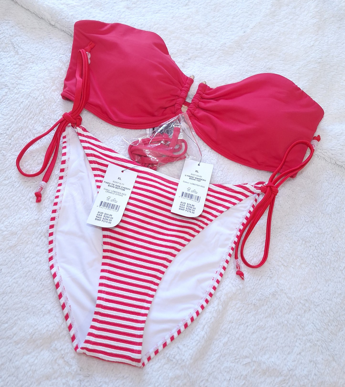 Cotton On U Front Bandeau Bikini Top Kleur: Kreefrooi, Vaste das Kant Cheeky Bikini Onderkant Kleur: Kreefrooi Kreukelstreep