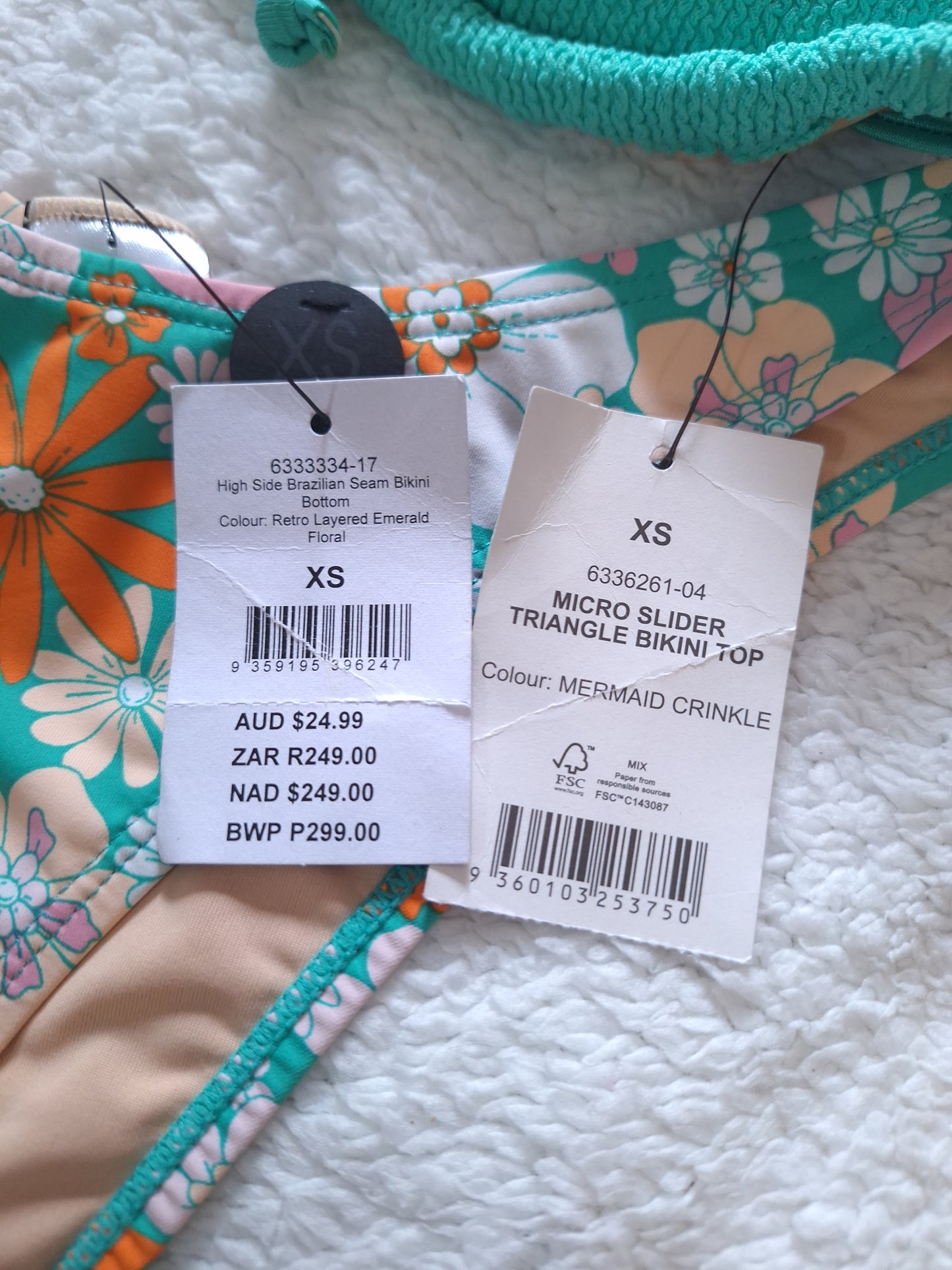 Katoen op Micro Slider Driehoek Bikini Top Kleur: Mermaid Crinkle, High Side Brasiliaanse Naat Onderkant Kleur: Retro Layered Emerald Floral