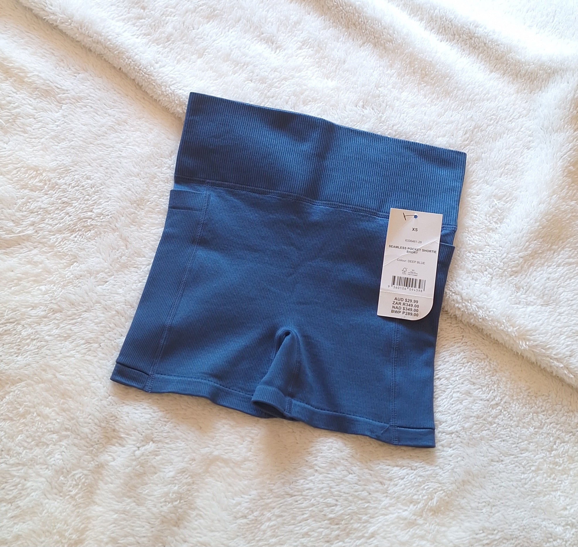 Cotton On - Seamless Pocket Shortie Short