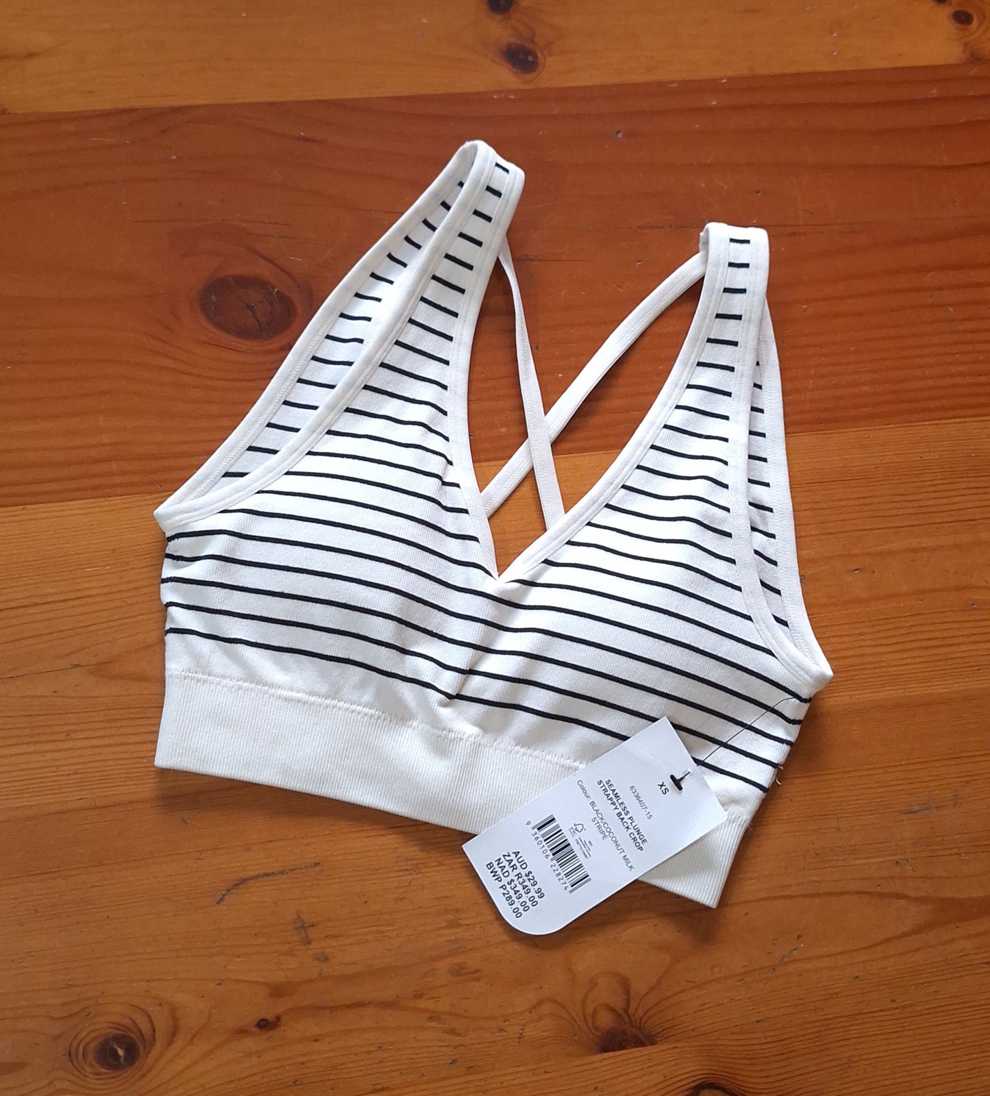 Cotton On - Seamless Plunge Strappy Back Crop