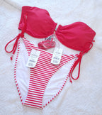 Cotton On U Front Bandeau Bikini Top Kleur: Kreefrooi, Vaste das Kant Cheeky Bikini Onderkant Kleur: Kreefrooi Kreukelstreep