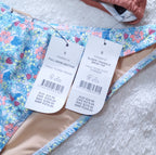 Cotton On Slider Triangle Bikini Top Kleur: Rose Dust Shimmer, Full Bikini Bottom Kleur: Floral Fraise