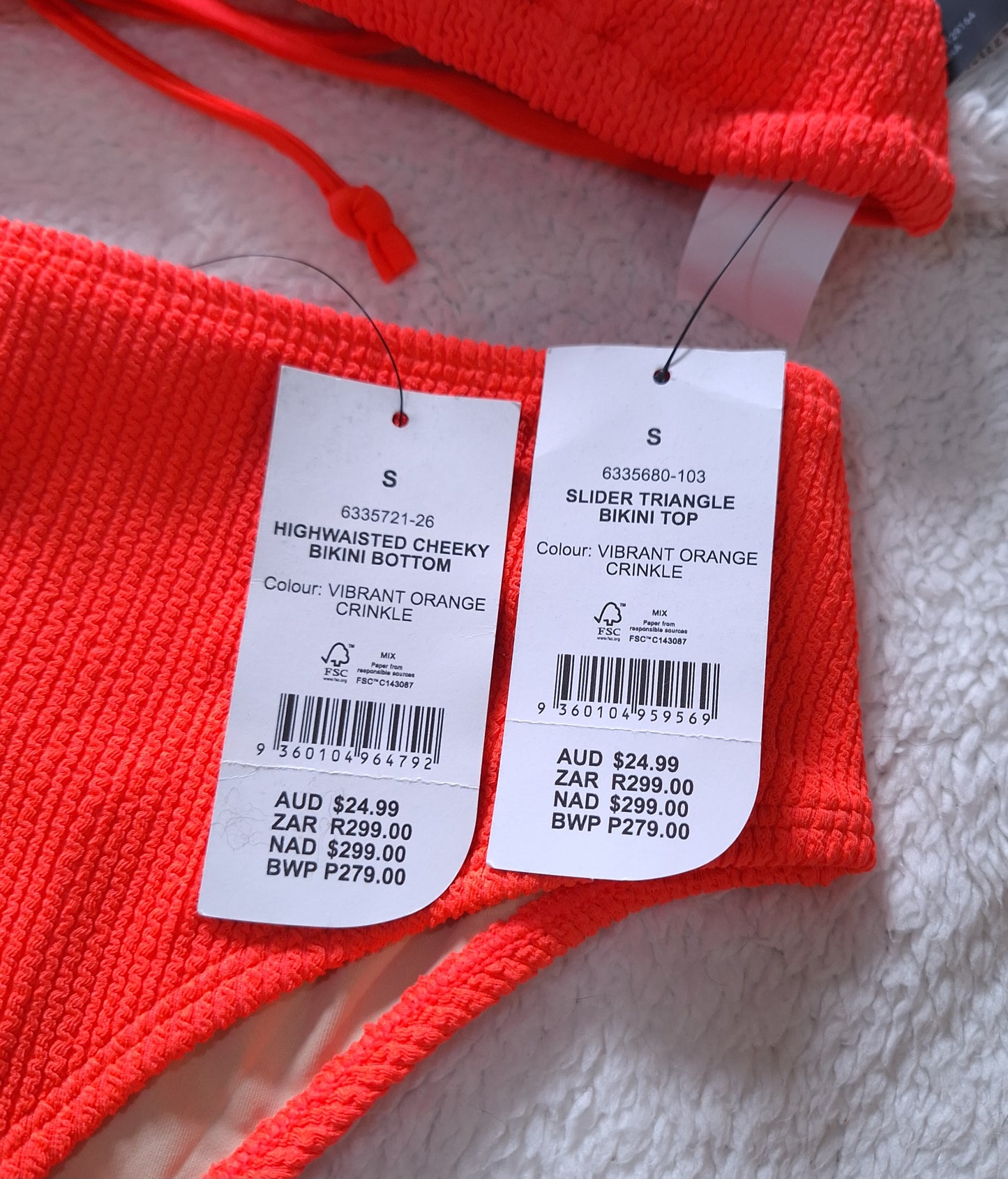 Katoen-op-skuif-driehoek-bikini-top, hoë middellyf Cheeky bikini-onderkant Kleur: lewendige oranje kreukel