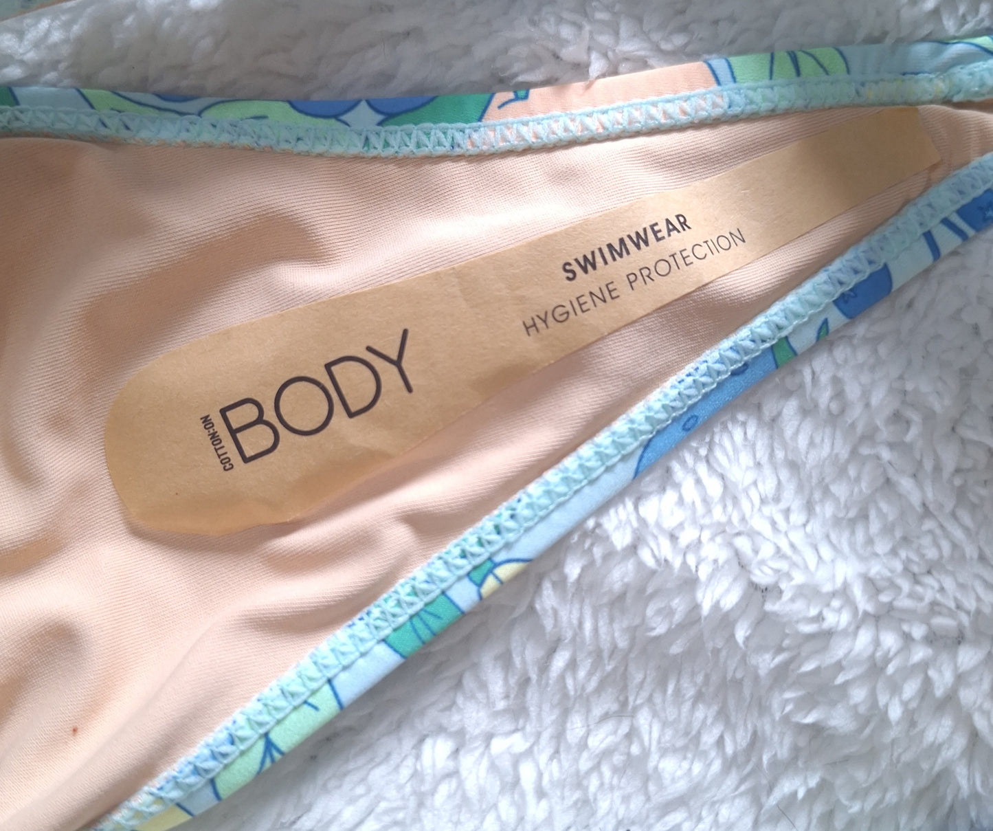 Cotton On Micro Slider Triangle Bikini Top Kleur: Lemoncello Crinkle, Verfynde High Side Thong Kleur: Salade De Fruits