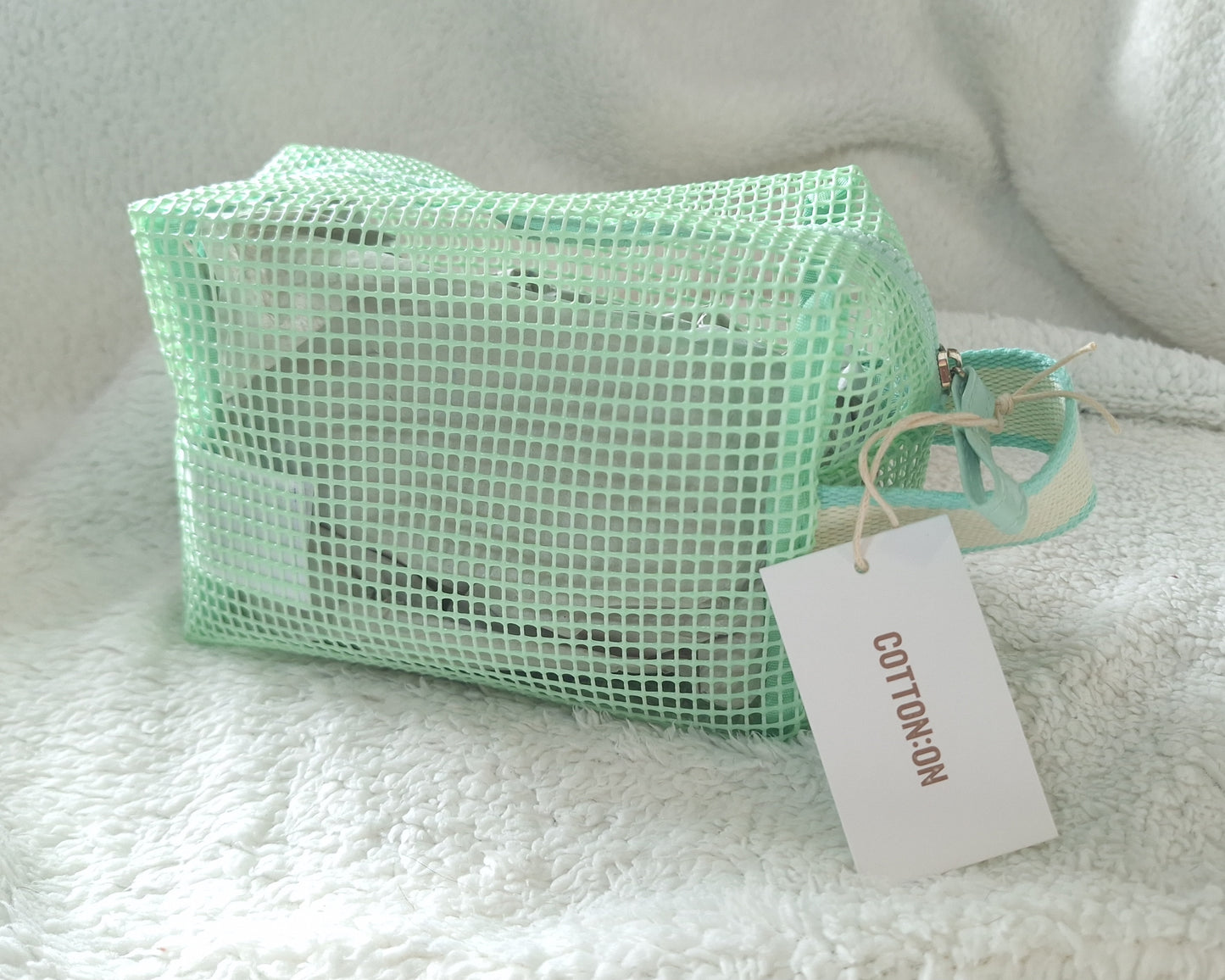 Cotton On - Cosmetic Case -Hoilday Mesh - Colour: Mint