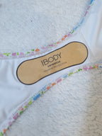 Katoen op reguit nek geknipte bikini-top, vaste das-kant Cheeky bikini-onderkant Kleur: Gina Floral