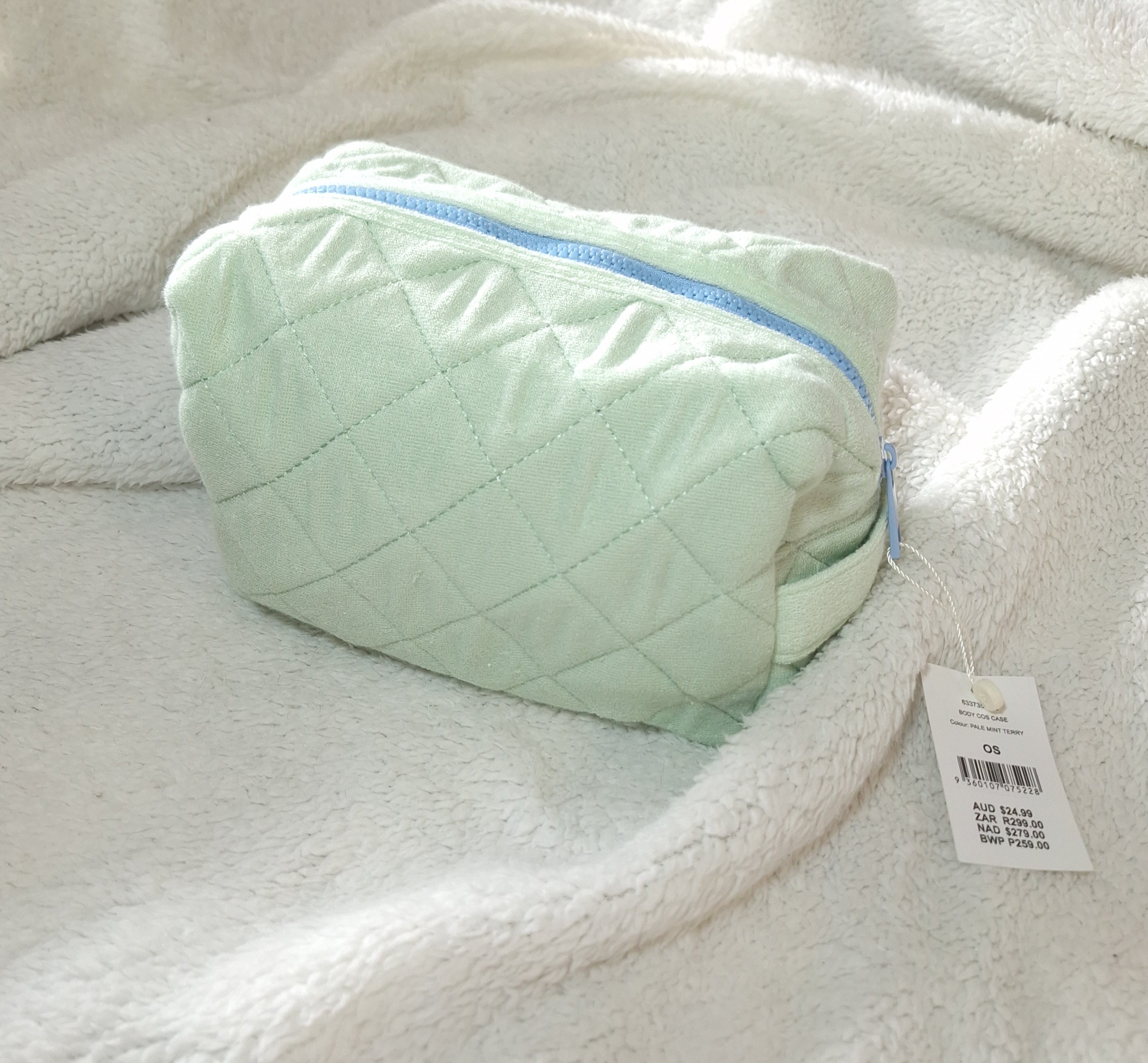 Cotton On -Body Cos Case Colour: Pale Mint Terry