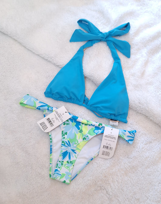 Katoen-op-hoëpunt-skuif-driehoek-bikini-topkleur: kristalblou, dik versamelde band Brasiliaanse bikini-onderkant kleur: Gabrielle Floral