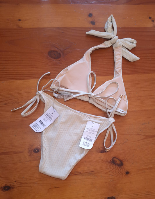 Cotton On High Apex Slider Triangle Bikini Top, Vaste das Kant Cheeky Bikini Bottom Kleur: Goue Rib Metaal