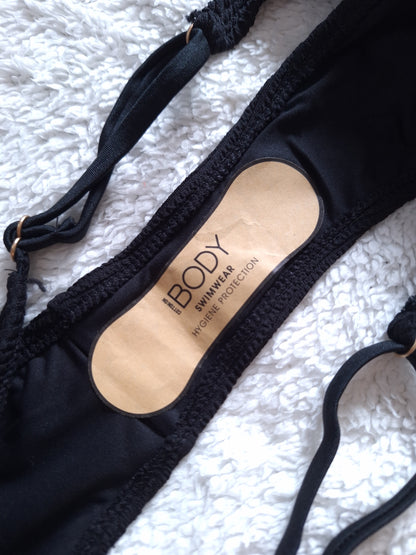 Katoen op Hoë Top Bikini Top Mikro Tanga Brasiliaanse Bikini Onderkant Kleur: Swart kreukel VERKOOP