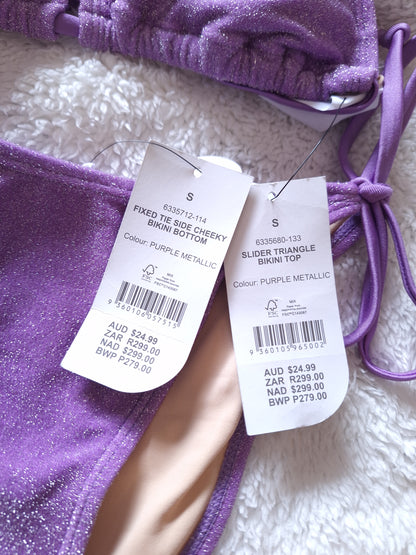 Katoen-op-skuif-driehoek-bikini-top, vasgemaakte kant Bruin bikini-onderkant Kleur: pers metaalagtig
