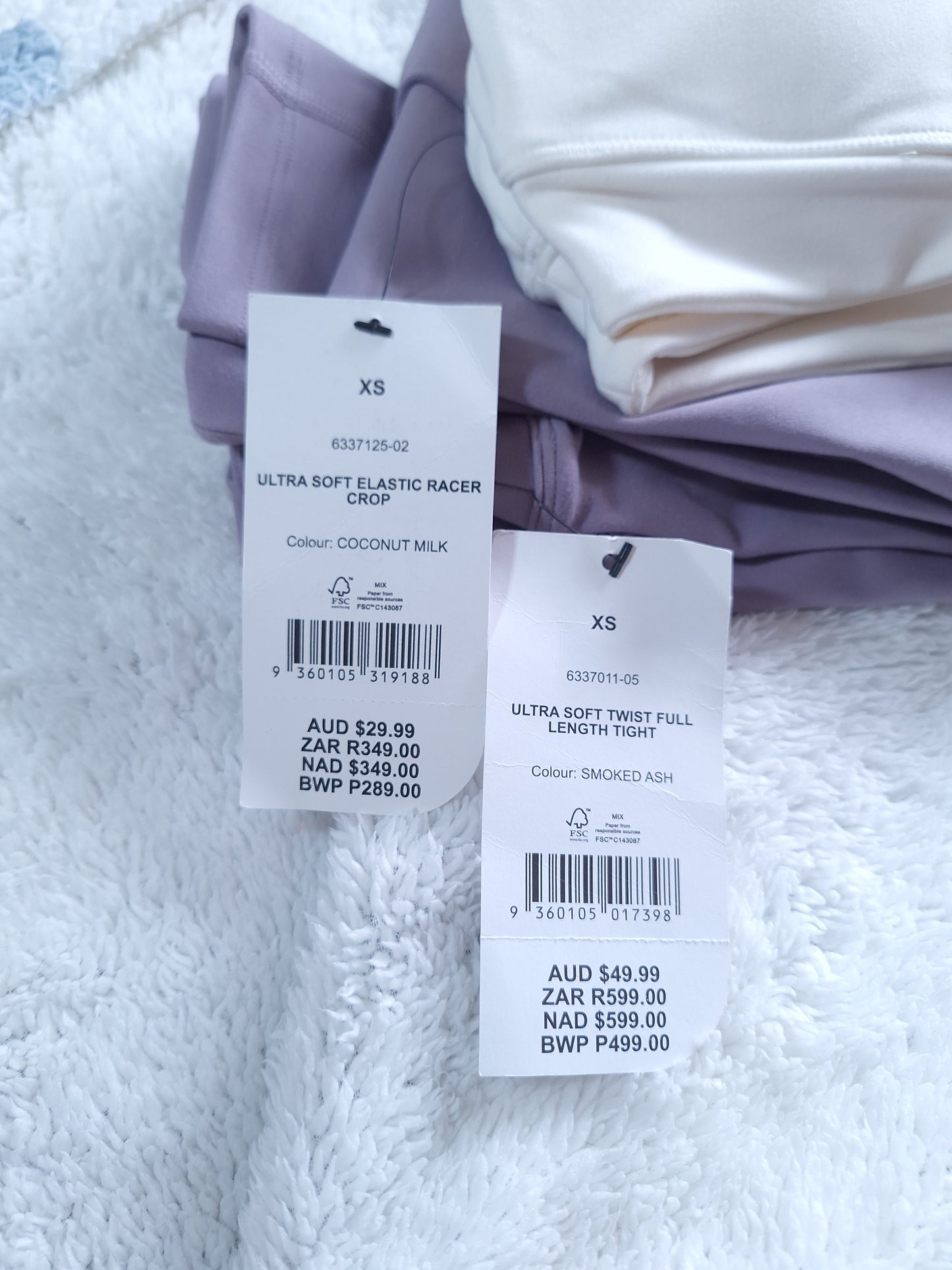 Cotton On Ultra Soft Elastic Racer Crop Kleur: Kokosmelk, Ultra Soft Twist Full Length Stywe Kleur: Gerookte As