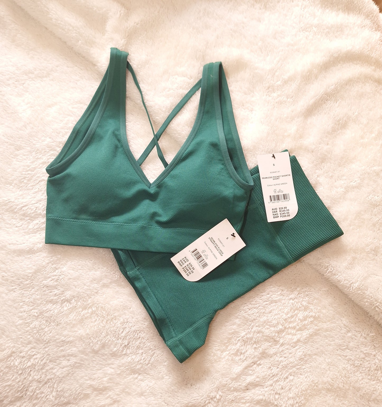Katoen op Naatlose Duik Strappy Back Crop, Naatlose Pocket Shortie Kort Kleur: Alpe Groen