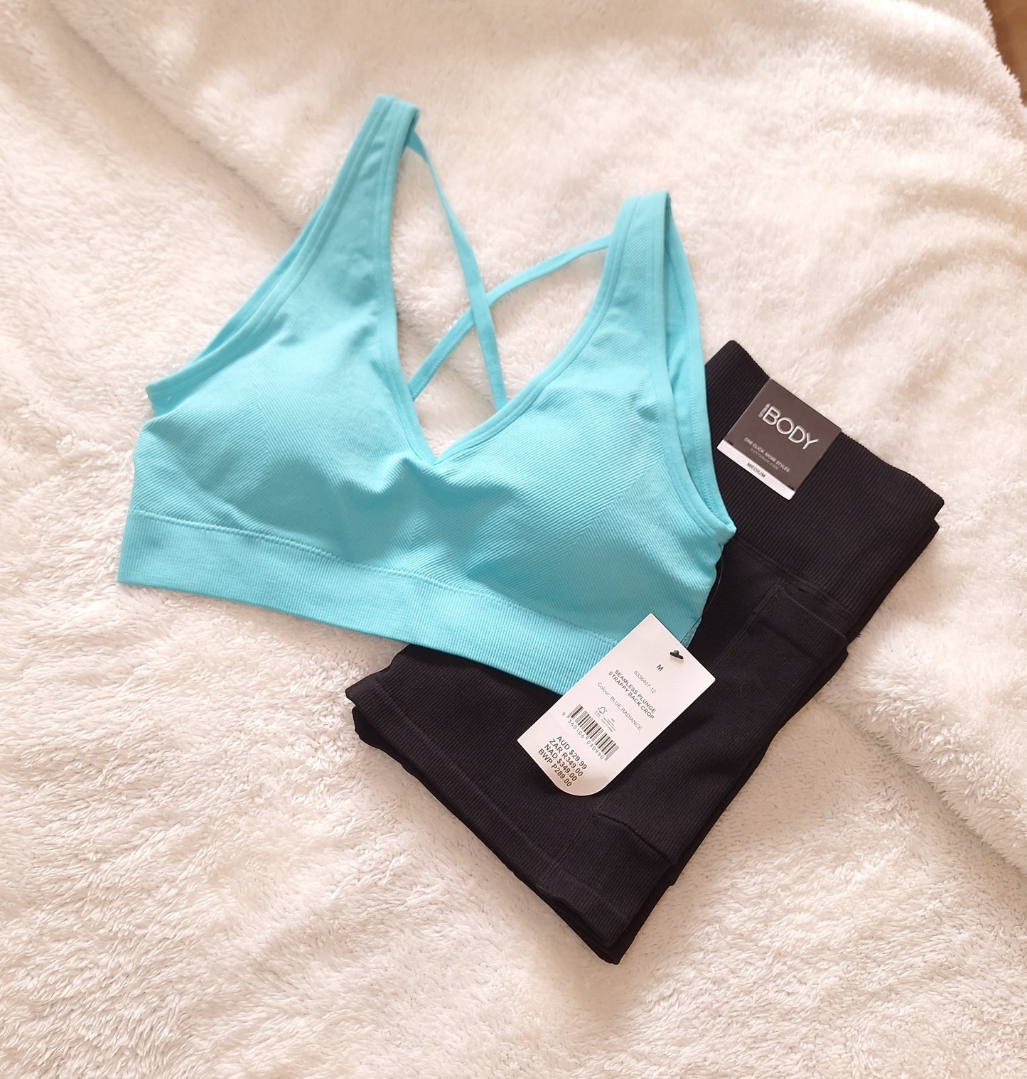 Cotton On Seamless Duik Strappy Back Crop Kleur: Uitstraling, Naatlose Pocket Shortie Kort Kleur: Swart