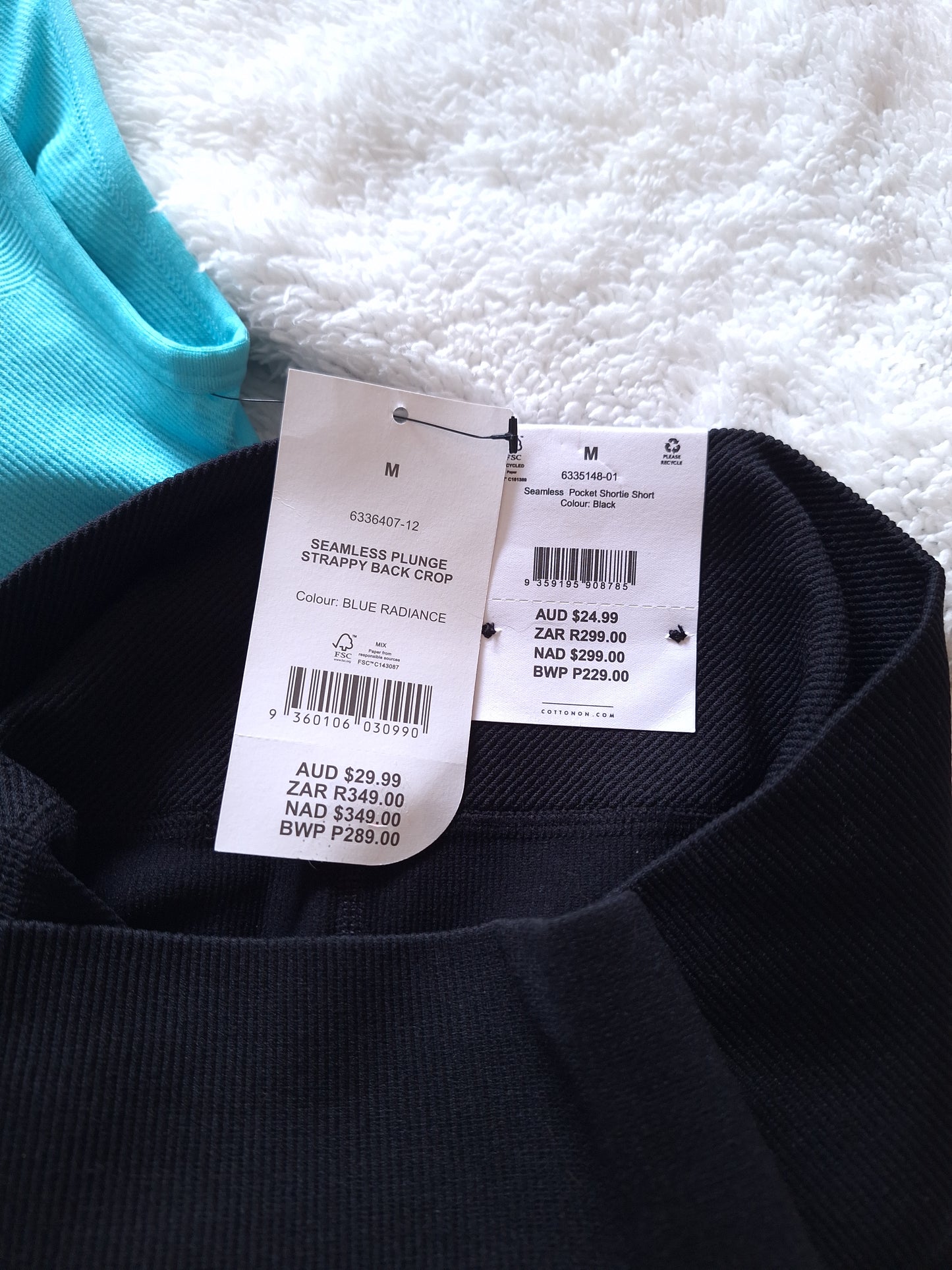 Cotton On Seamless Duik Strappy Back Crop Kleur: Uitstraling, Naatlose Pocket Shortie Kort Kleur: Swart