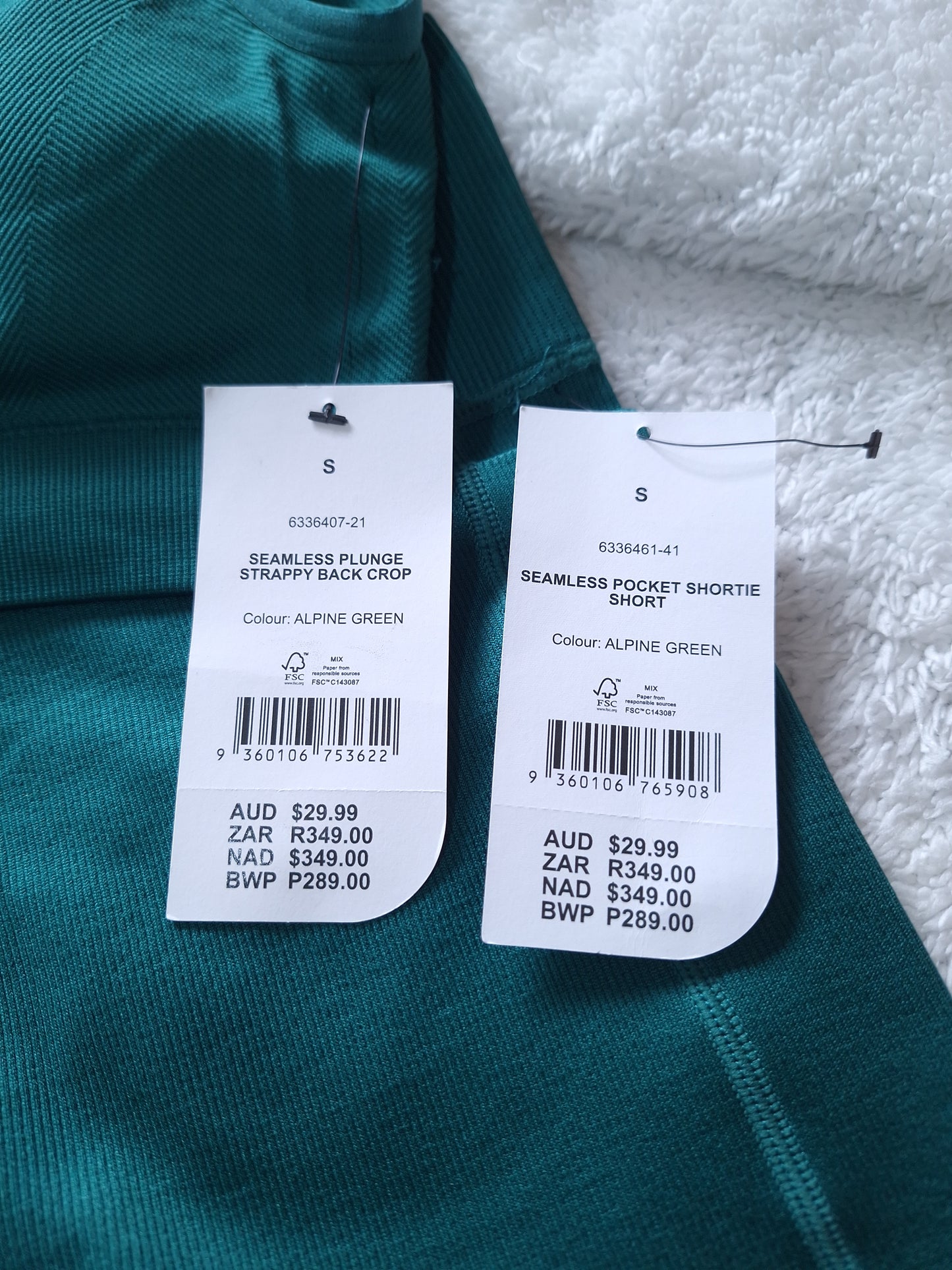 Katoen op Naatlose Duik Strappy Back Crop, Naatlose Pocket Shortie Kort Kleur: Alpe Groen