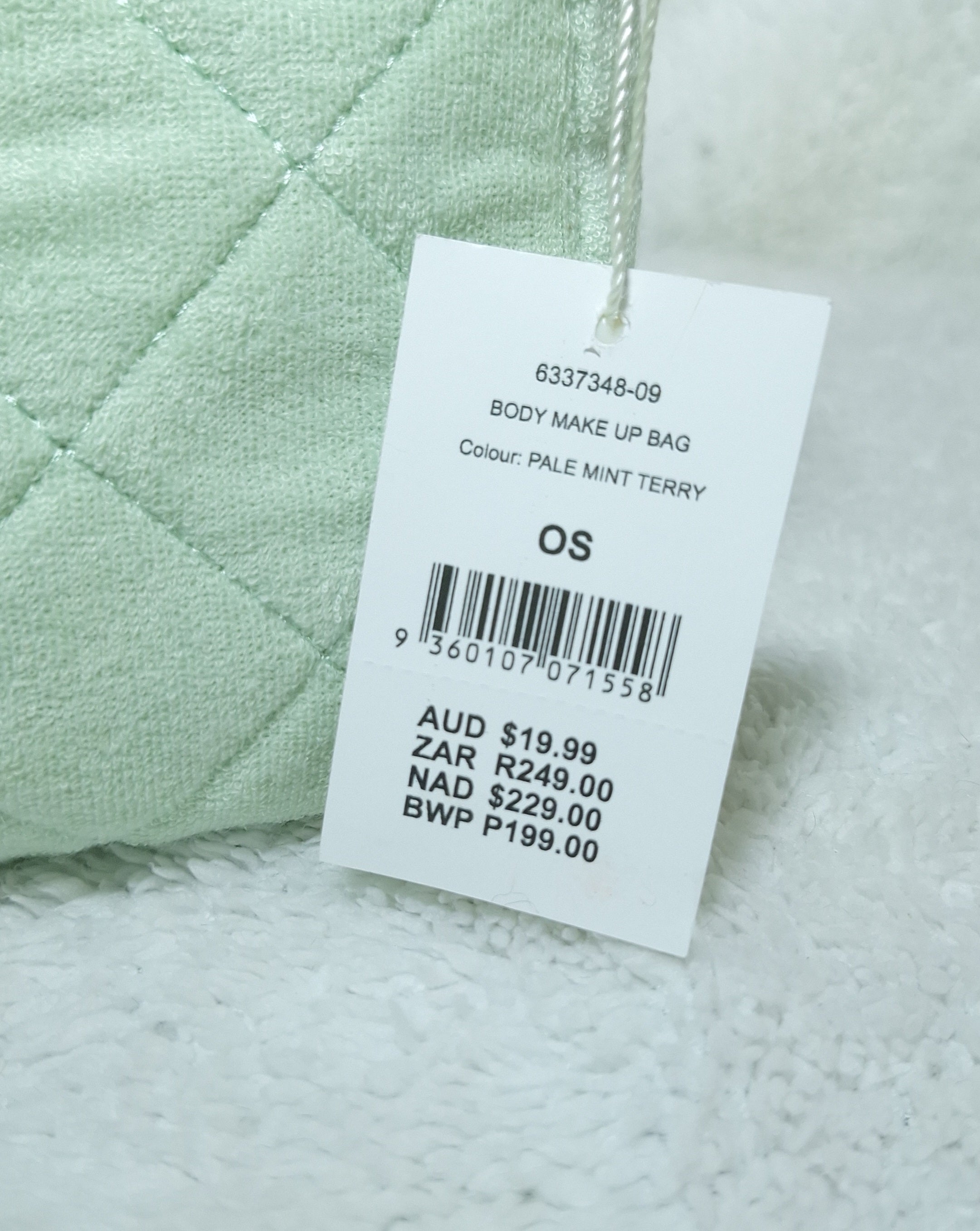 Cotton On - Body Make up Bag  Colour: Pale Mint Terry