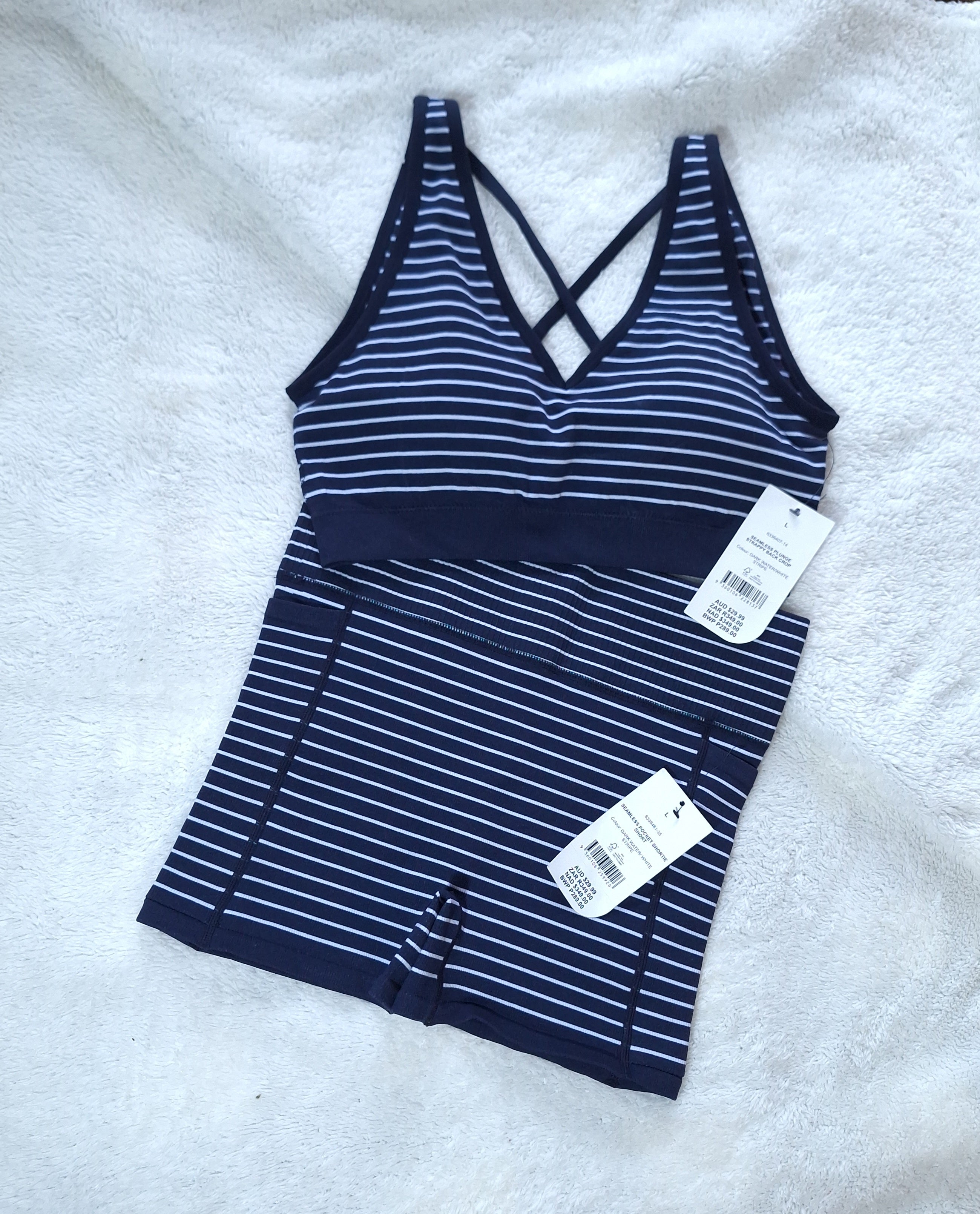 Cotton On - Seamless Plunge Strappy Back Crop, Seamless Pocket Shortie Short Colour: Dark Water/White Stripe