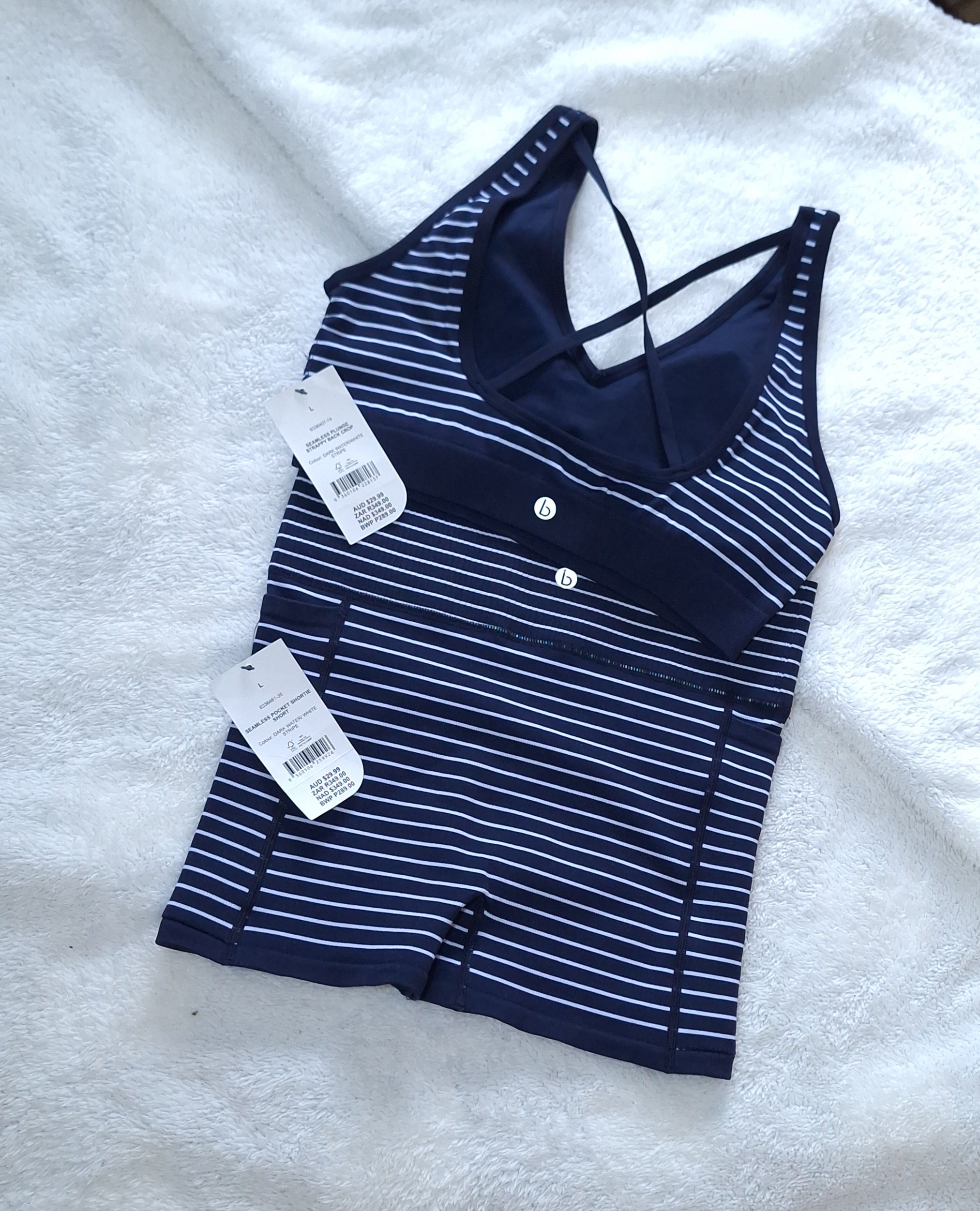 Cotton On - Seamless Plunge Strappy Back Crop, Seamless Pocket Shortie Short Colour: Dark Water/White Stripe