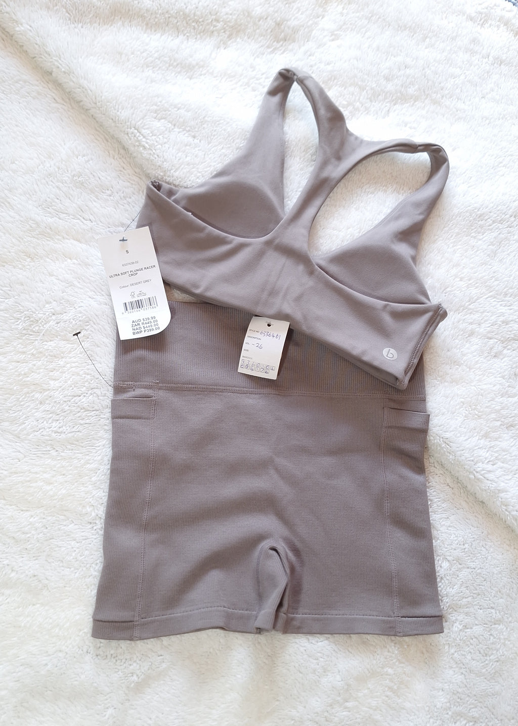 Cotton On - Ultra Soft Plunge Racer Crop, Seamless Pocket Shortie Short
