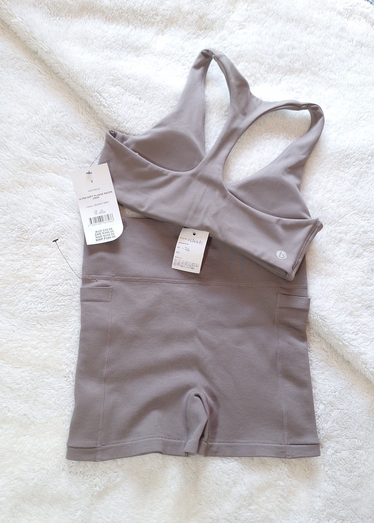 Cotton On - Ultra Soft Plunge Racer Crop, Seamless Pocket Shortie Short