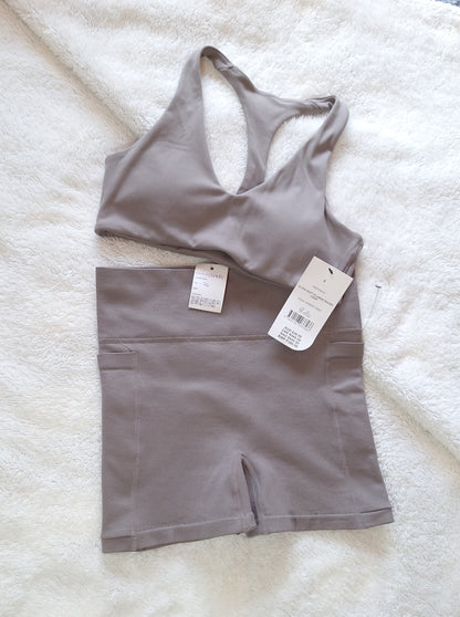 Cotton On - Ultra Soft Plunge Racer Crop, Seamless Pocket Shortie Short