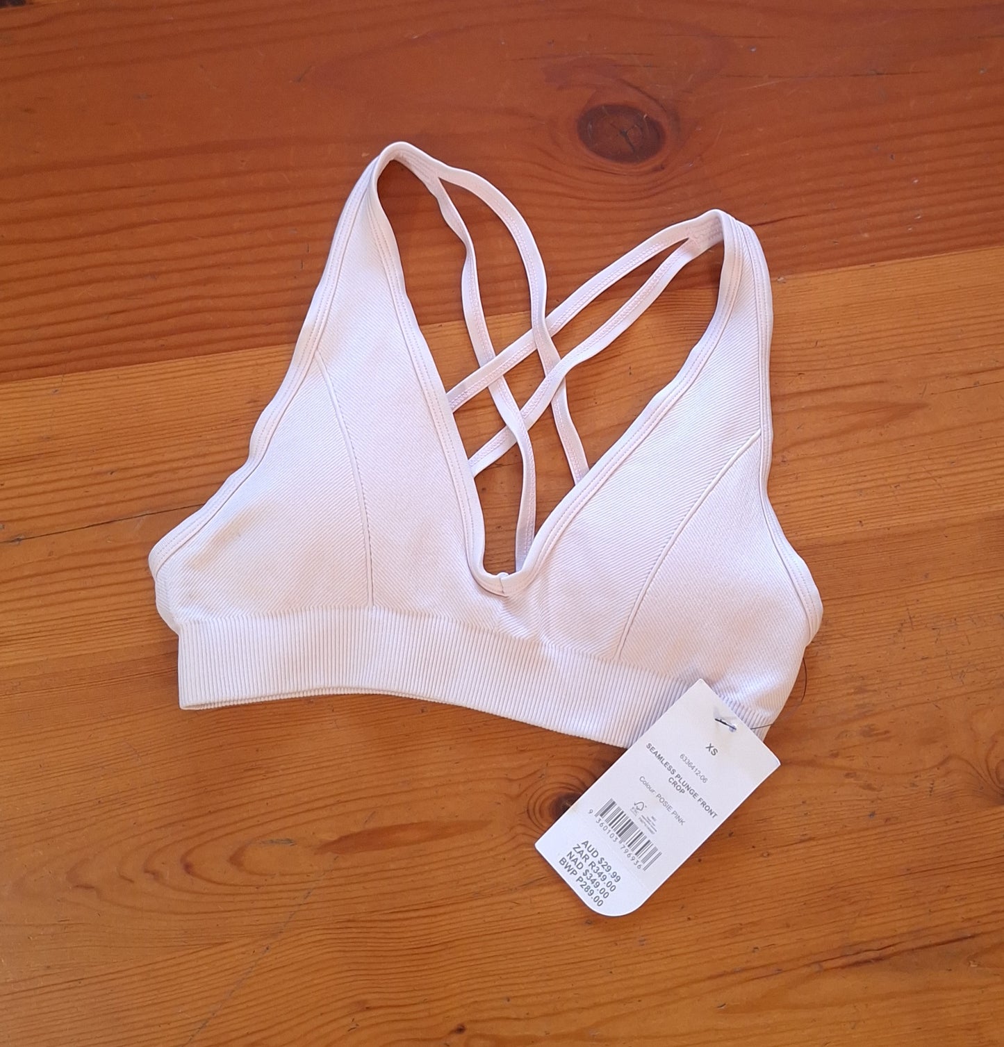 Cotton On - Seamless Plunge Front Crop
