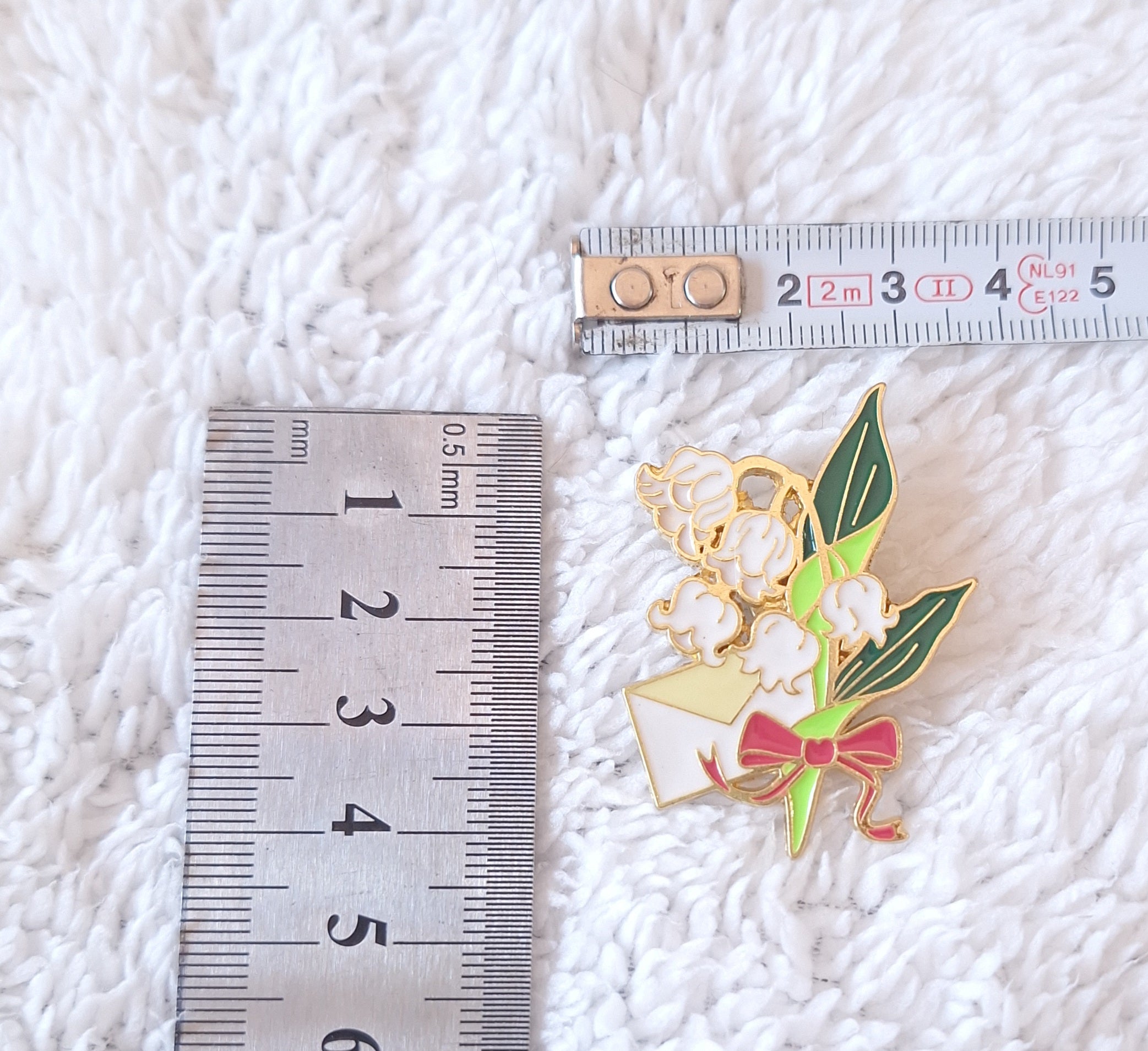 Minimalist flower letter Brooch Pin