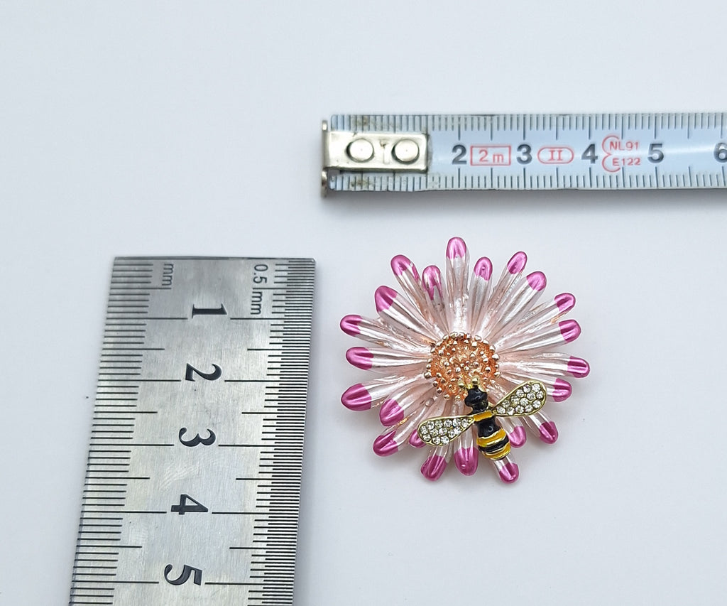 Brooch Pin Rhinestone, Daisy & Bee