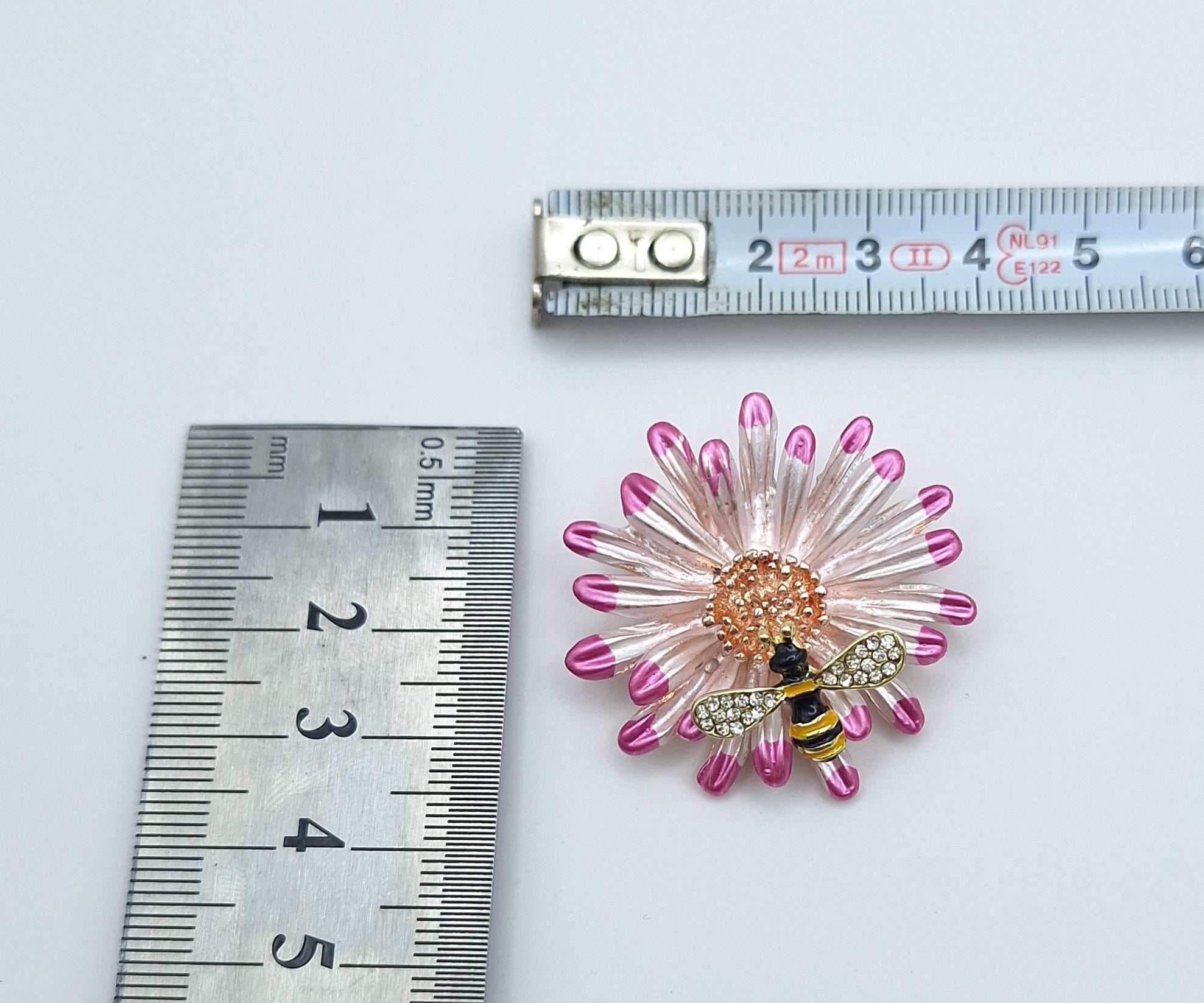 Brooch Pin Rhinestone, Daisy & Bee