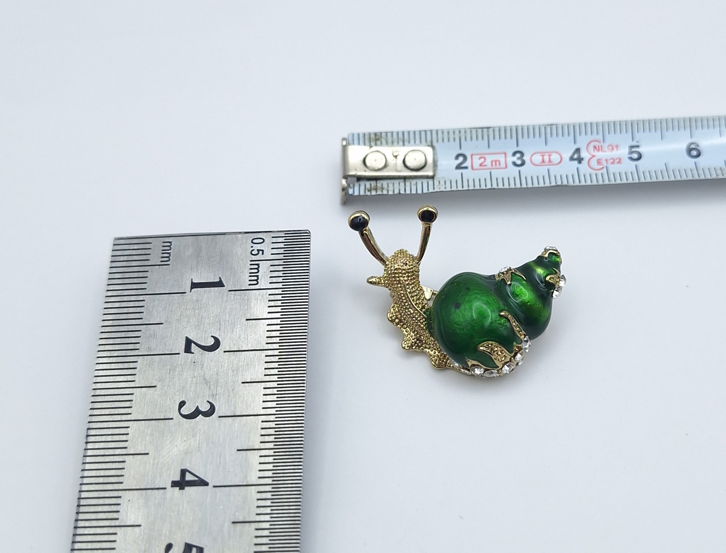 Brooch Pin Rhinestone Gardener Gary The Snail