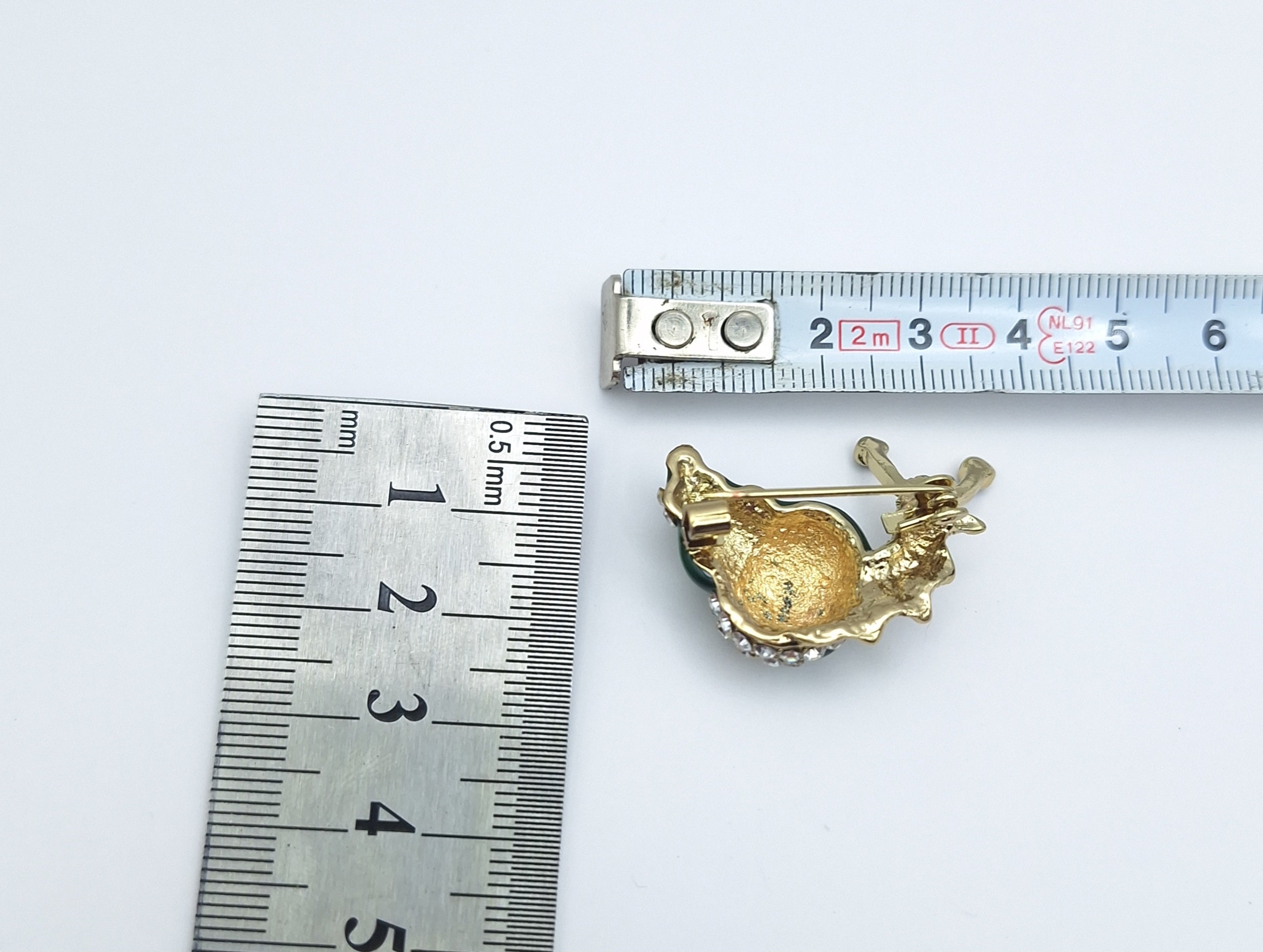 Brooch Pin Rhinestone Gardener Gary The Snail