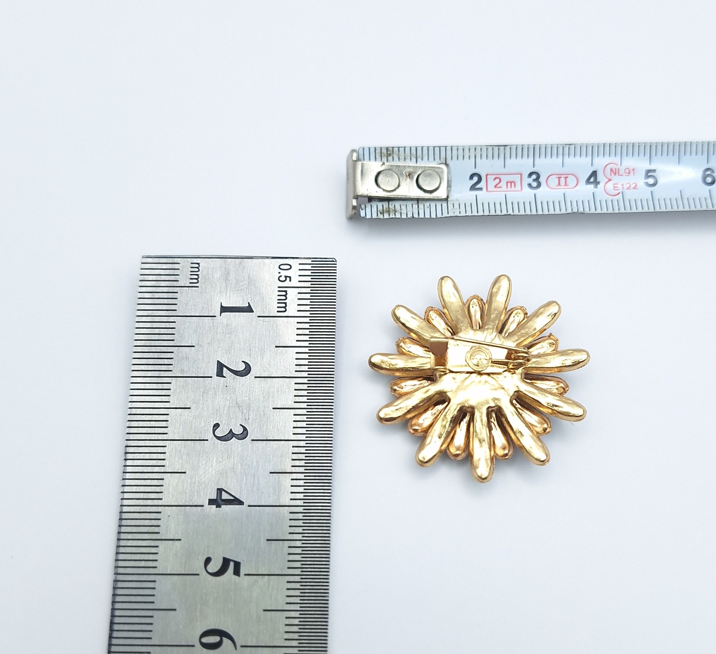 Brooch Pin Daisy & Bee