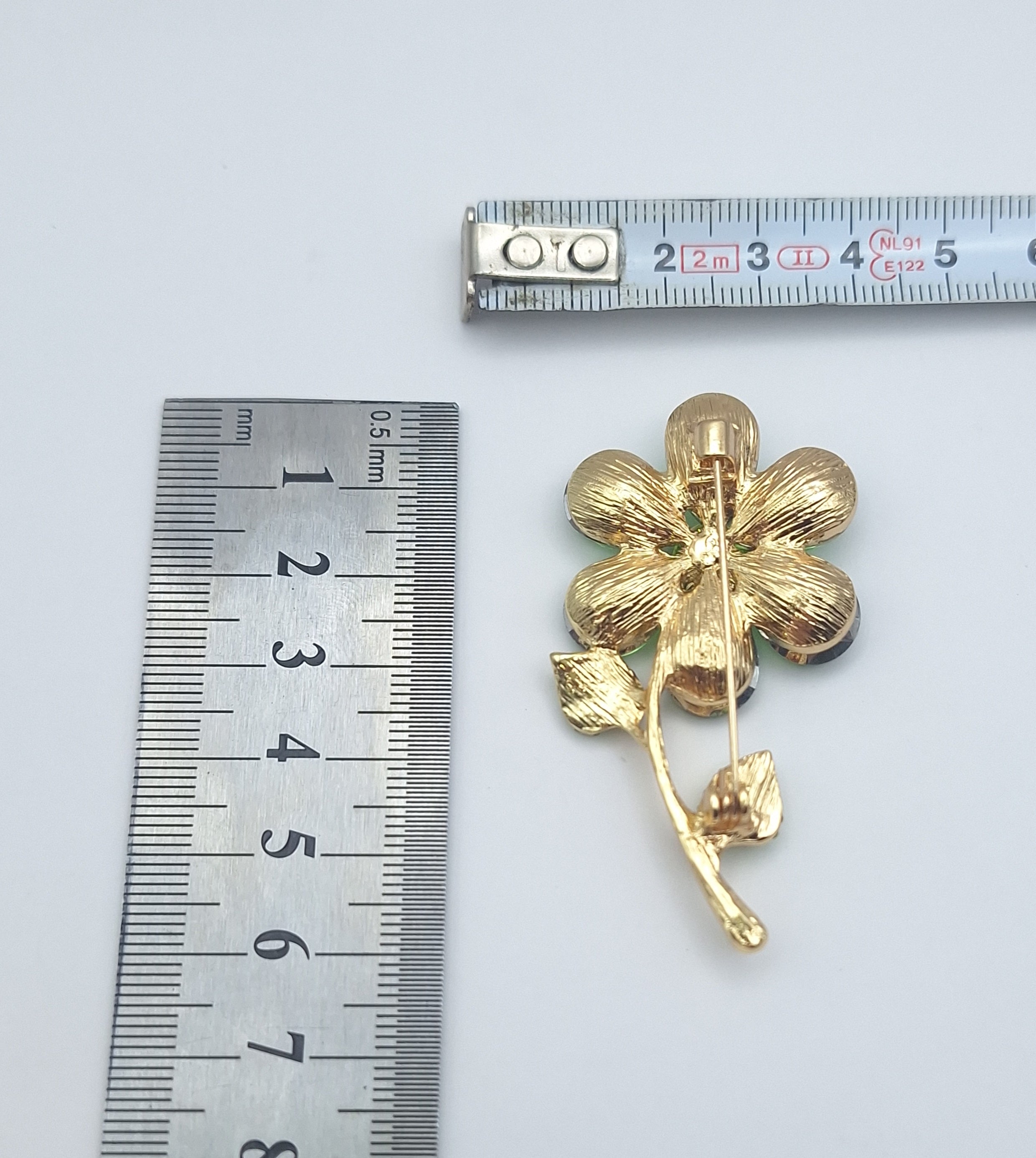 Brooch Pin Rhinestone Flower