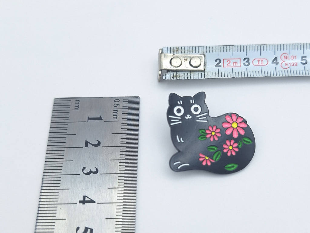 Brooch Pin Daisy the Black Cat