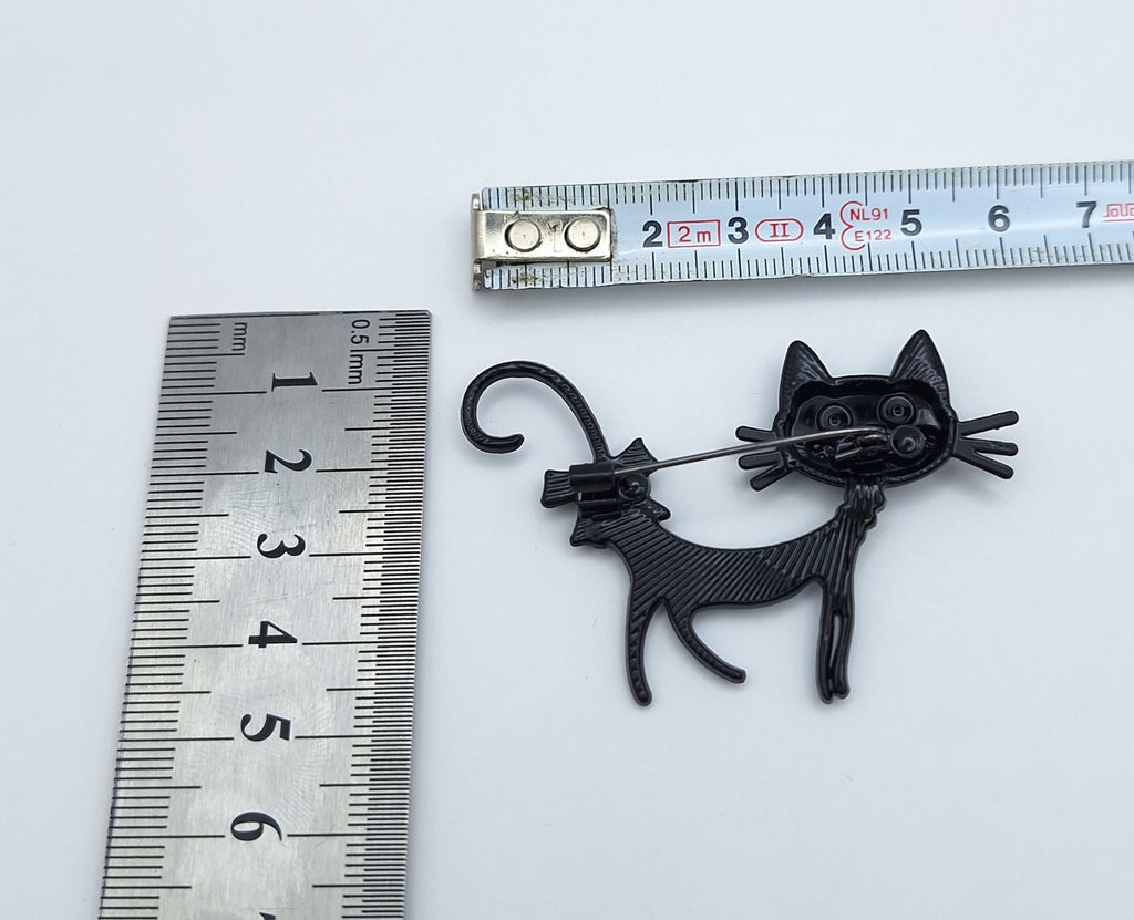 Brooch Pin Polka Dot Heart Kitty
