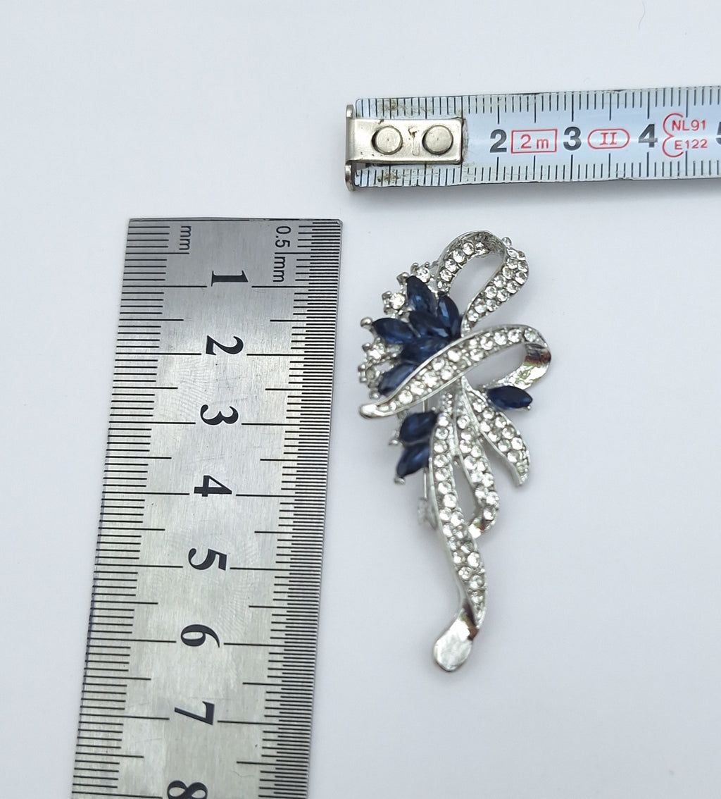 Brooch Pin Flower / Ribbon Rhinestone