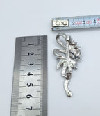 Brooch Pin Flower / Ribbon Rhinestone