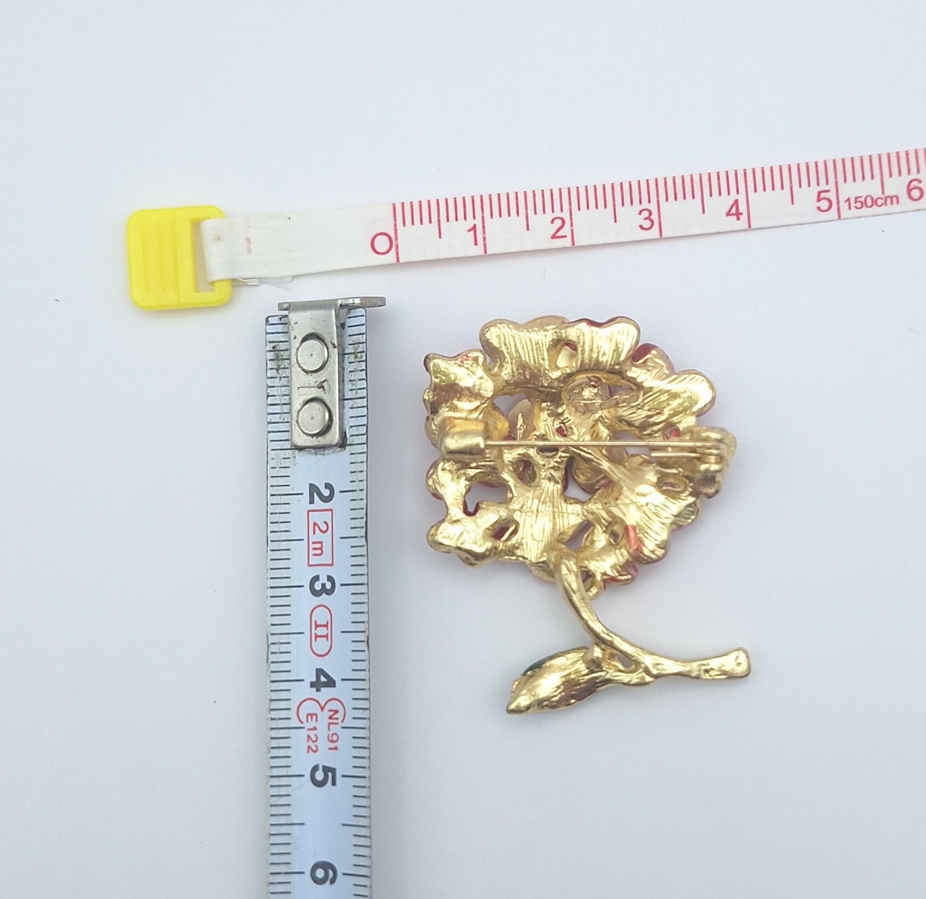 Brooch Pin  Hydrangea Red / Pink Flower Cluster