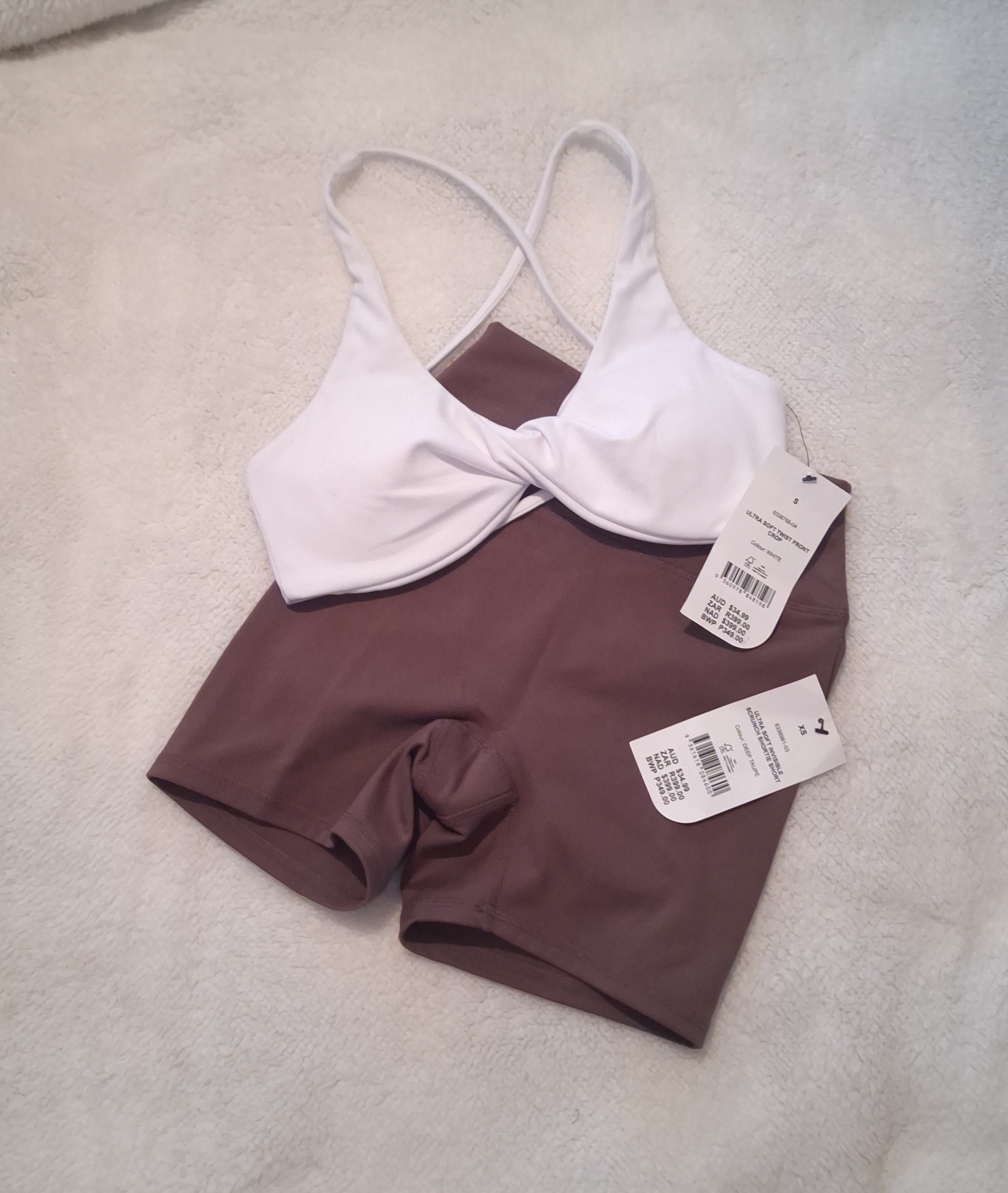Cotton On Womens Gym Set Ultra Soft Twist Front Crop and Ultra Soft Invisible Scrunch Shortie Short