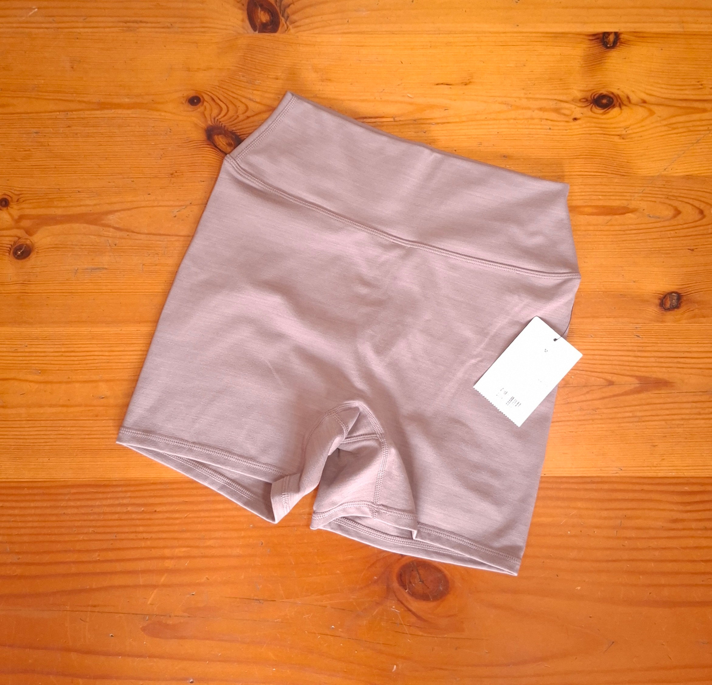 Cotton On Women's Ultra Soft Invisible Scrunch Shortie Short
