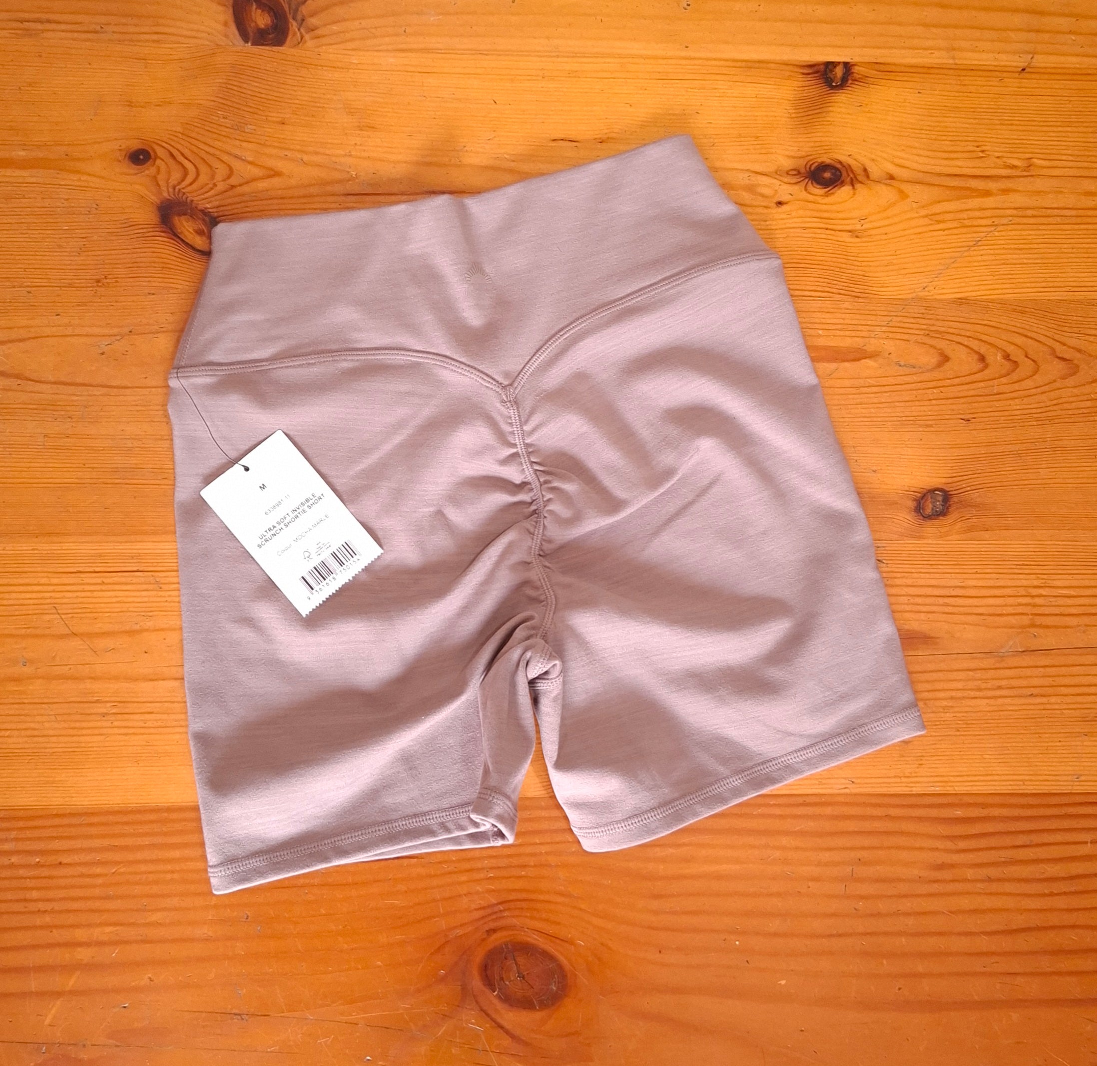 Cotton On Women's Ultra Soft Invisible Scrunch Shortie Short