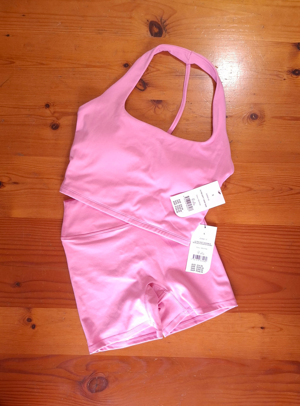 Cotton On Womens Gym Set Ultra Soft T-Bar Tank and Ultra Soft Invisible Scrunch Shortie Short