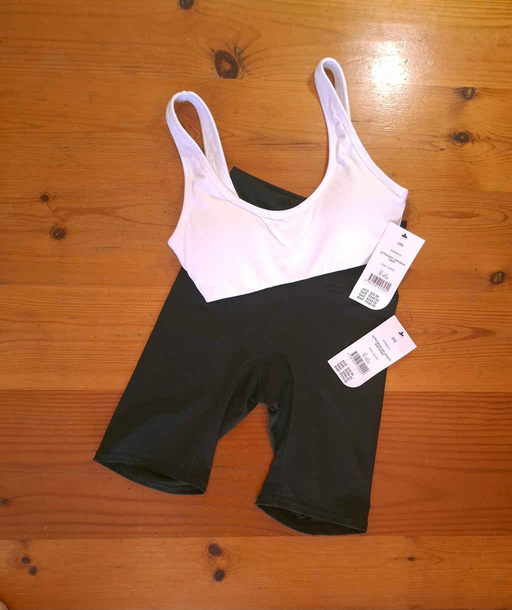 Cotton On Womens Gym Set Ultra Soft Low Back Crop and Ultra Move Mid Length Bike Short