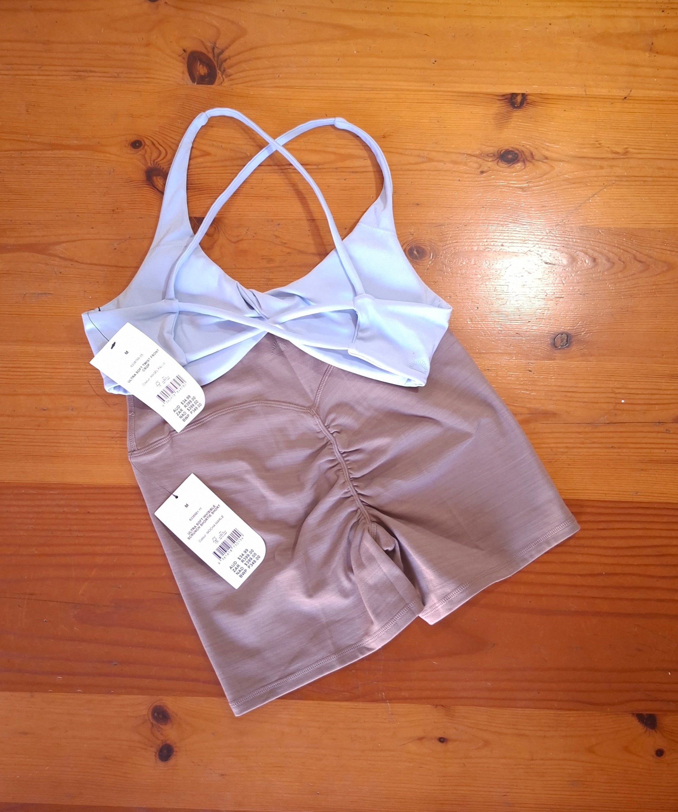 Cotton On Womens Gym Set Ultra Soft Twist Front Crop and Ultra Soft Invisible Scrunch Shortie Short