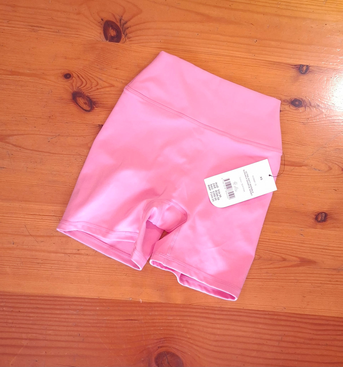 Cotton On Women's Ultra Soft Invisible Scrunch Shortie Short